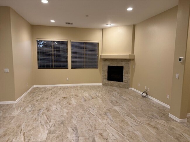 Foto del edificio - Beautiful 3 bedroom 2 bath 2 car garage home in Pronghorn Ranch!