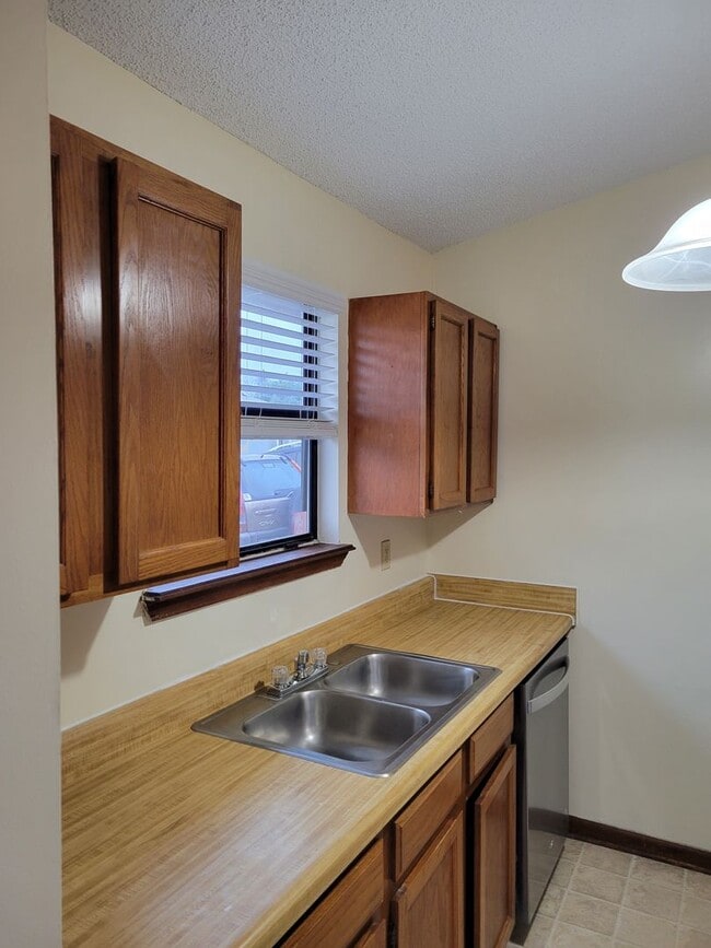 Foto del edificio - $1195.00 - Jefferson Square - 2/2