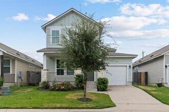 Building Photo - 213 Michaelis Dr