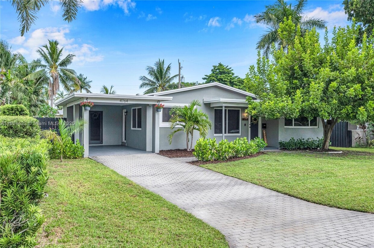 Foto principal - 4764 NE 15th Way