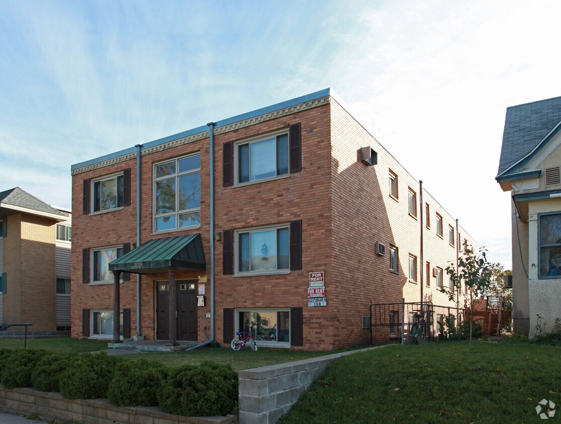 Foto principal - 3129 23rd Ave S