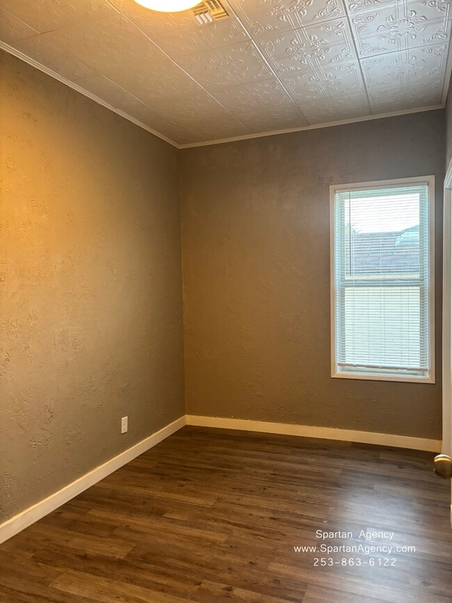 Foto del edificio - 1727 Pease Ave