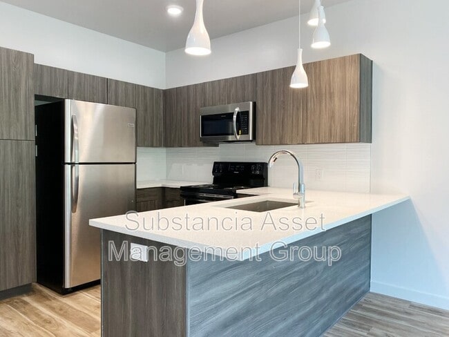 Building Photo - 1683 Midtown Pl