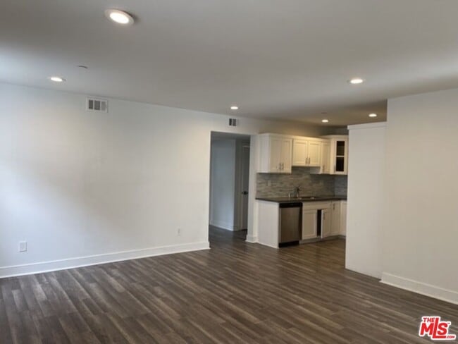 Building Photo - 1662 Arlington Ave