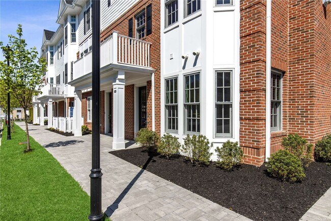 Building Photo - 1010 Grist Mill Cir