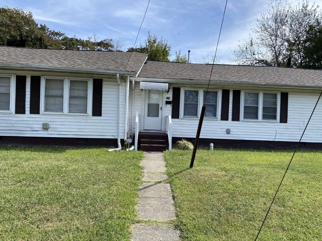 Primary Photo - 379 Carver Cir