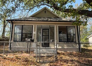 Building Photo - 914 Missouri Ave