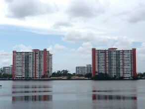 Building Photo - 1301 NE Miami Gardens Dr