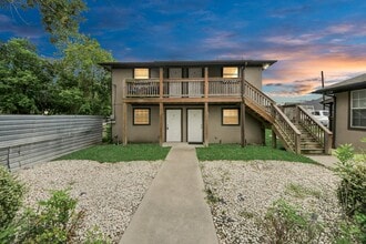Building Photo - 706 Harris Ave
