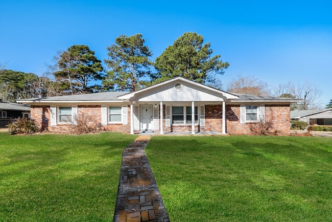 Building Photo - 463 Pemberton Dr