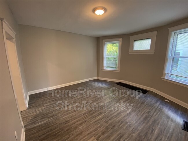 Building Photo - 130 Woolper Ave