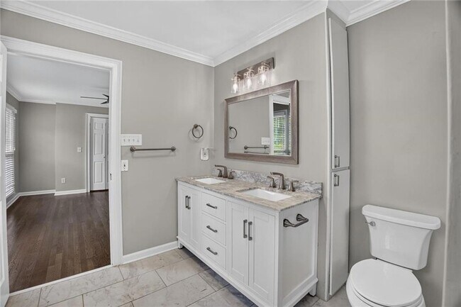 Building Photo - 2982 Northbrook Dr