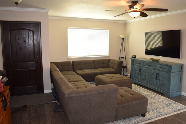Building Photo - 5578 Coronado Way