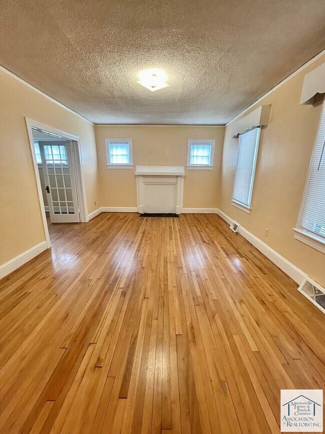 Foto del edificio - 2708 Riverside Dr