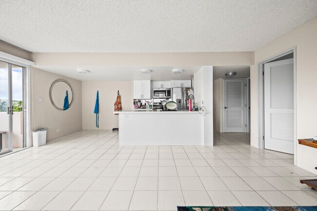 Foto del edificio - 240 Makee Rd