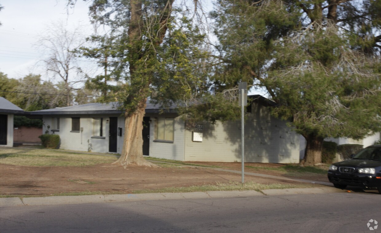 Building Photo - 6042-6044 N 21st Ave
