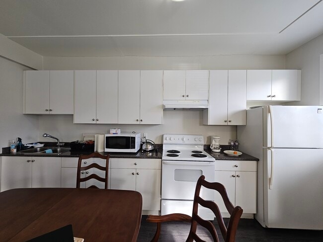 Building Photo - 9245 Hazel St