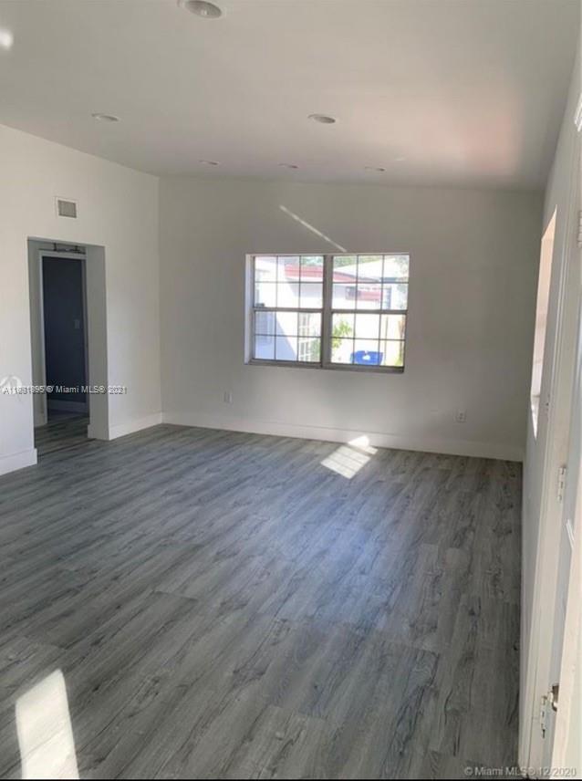 Foto del edificio - 16320 NW 37th Ave