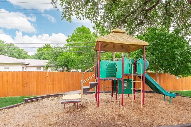 Foto del edificio - 1212 Hampshire Ln