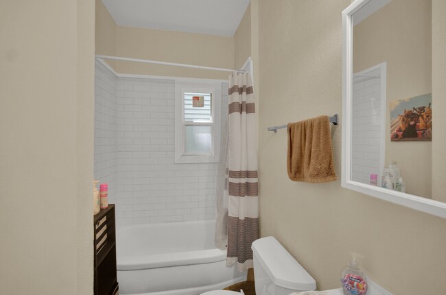 Foto del edificio - 2036 Sherman Ave