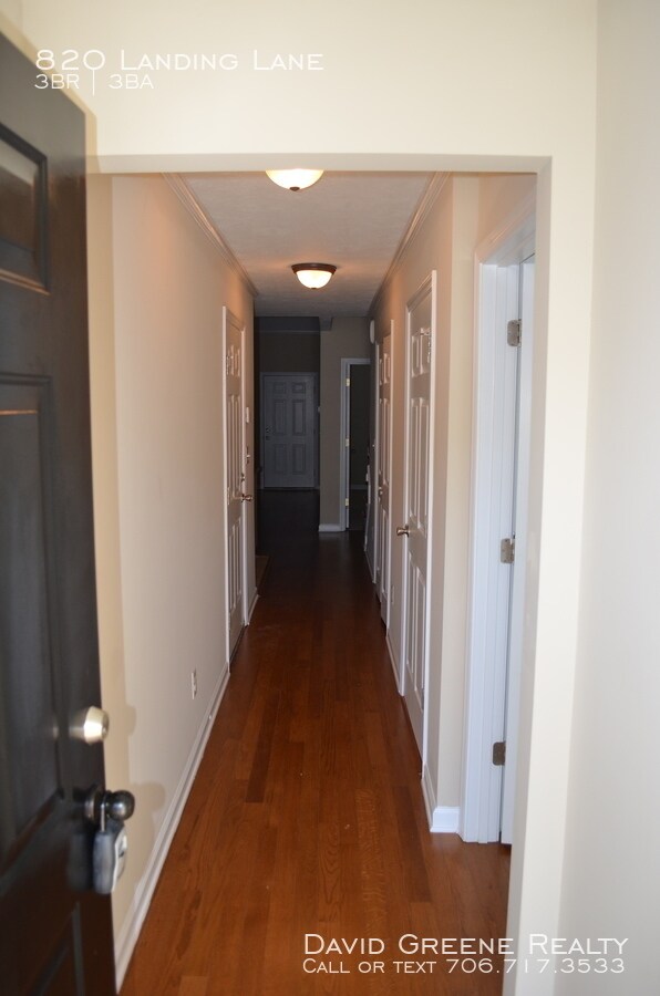 Building Photo - 820 Grove Landing Ln