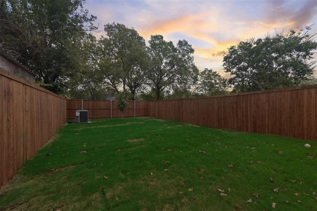 Foto del edificio - 219 W Yarmouth St