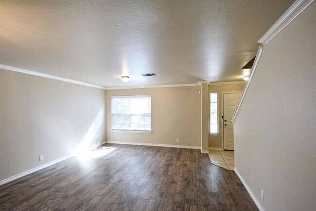 Building Photo - 1610 Elizabeth Ct