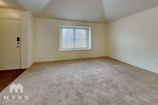 Foto del edificio - 10002 Green Valley Ln