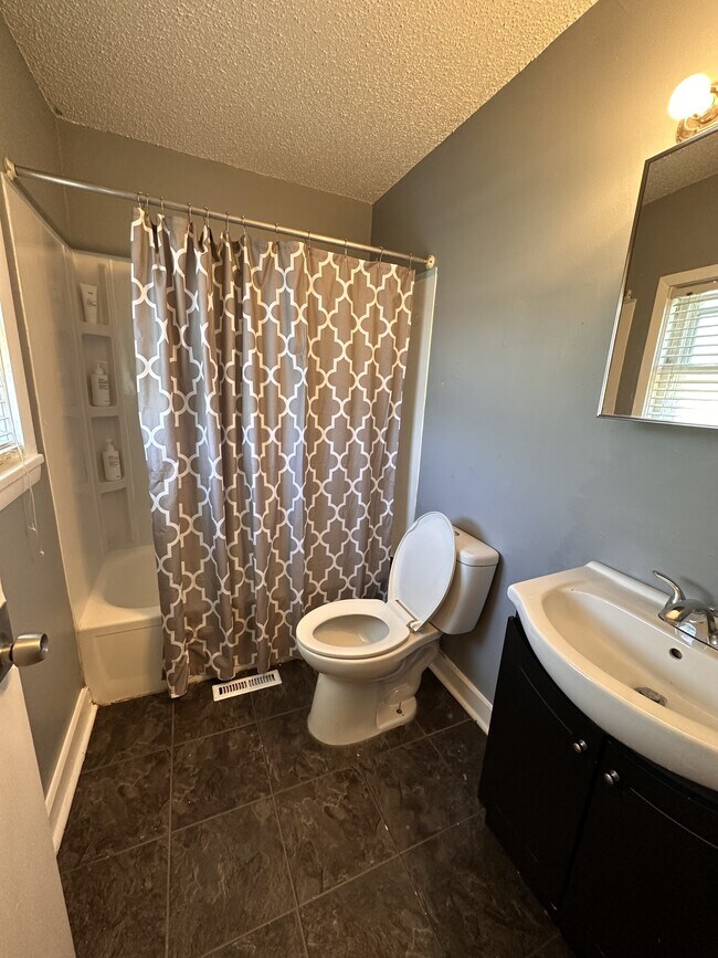 Foto del edificio - 330 Raymond St