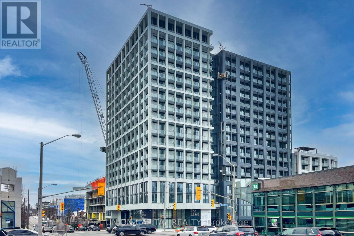 Primary Photo - 2020-2020 Bathurst St