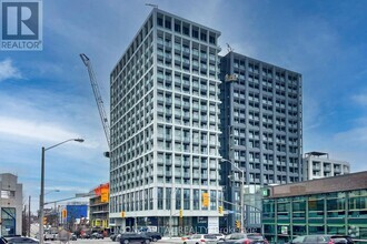 Building Photo - 2020-2020 Bathurst St