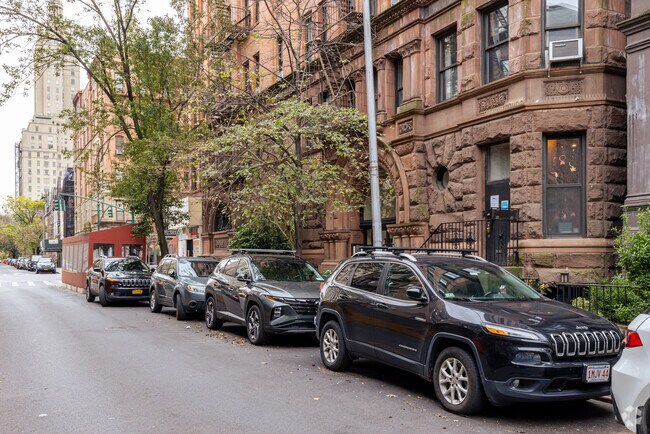 Building Photo - 102 W 75th St