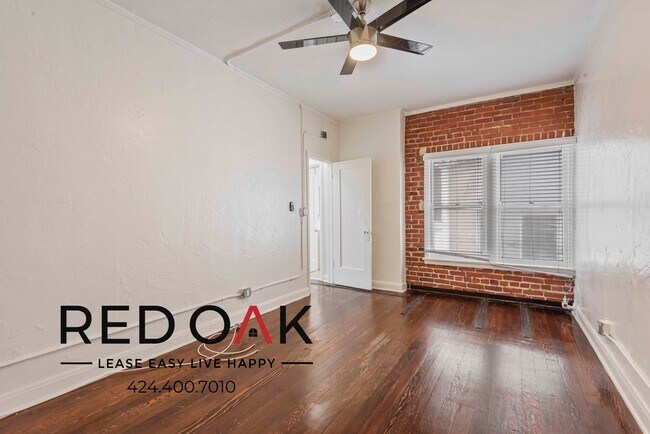 Foto del edificio - 854 S Oxford Ave