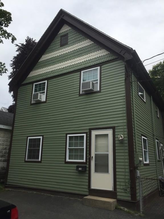 Building Photo - 76 College Ave