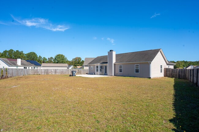 Patio trasero - 0,3 acres - 1905 Elsie Cir NE