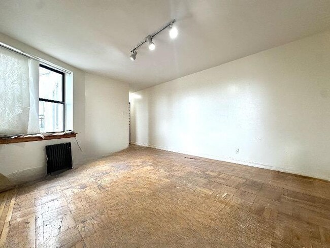 Foto del edificio - 2 bedroom in New York NY 10463