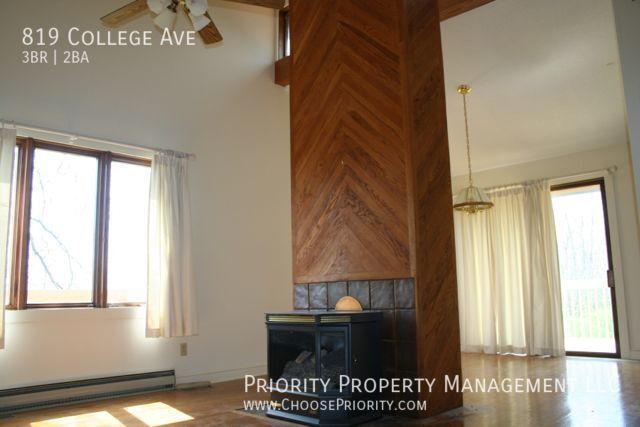 Foto del edificio - Spacious 3 Bedroom, 2 Bathroom Home, Harri...