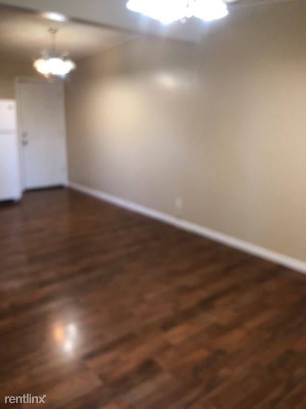 Foto del edificio - 3 br, 1 bath House - 803 E. 5th