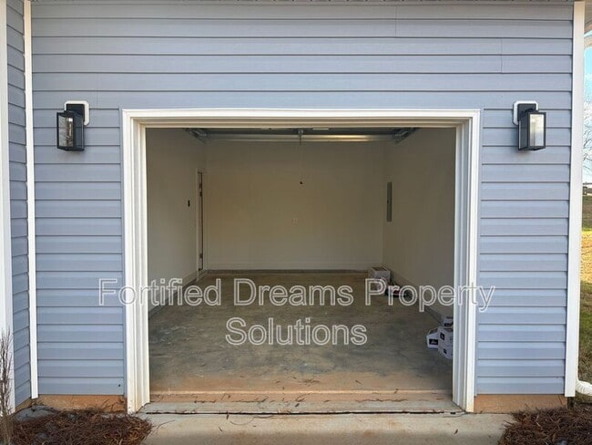 Building Photo - 3145 Chapel St