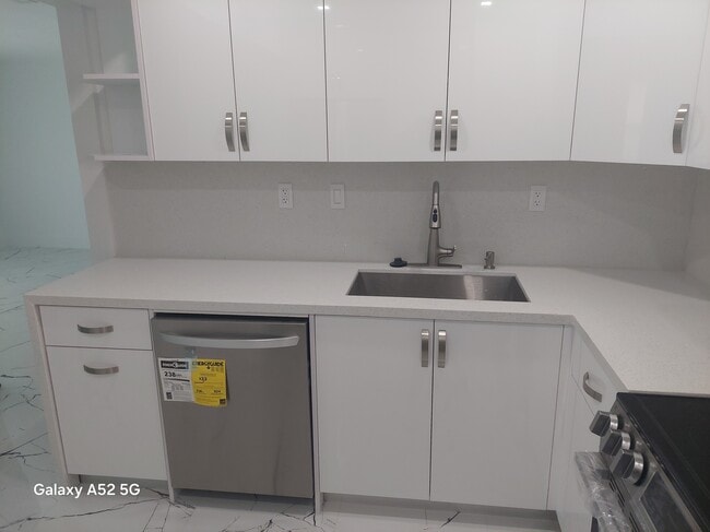 Foto del edificio - 6821 SW 129th Ave