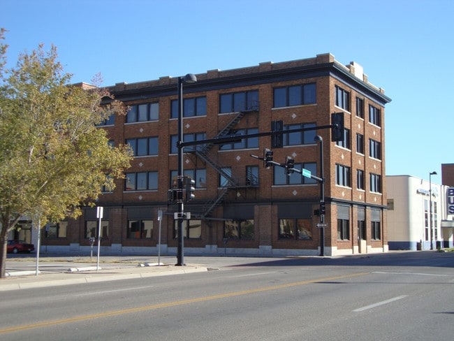 Primary Photo - 333 E English St