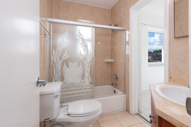 Building Photo - 143 NW 43rd Pl