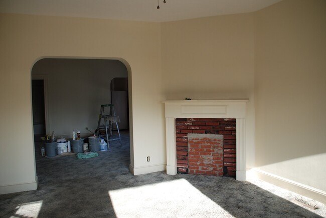 Building Photo - 207 Scammel St