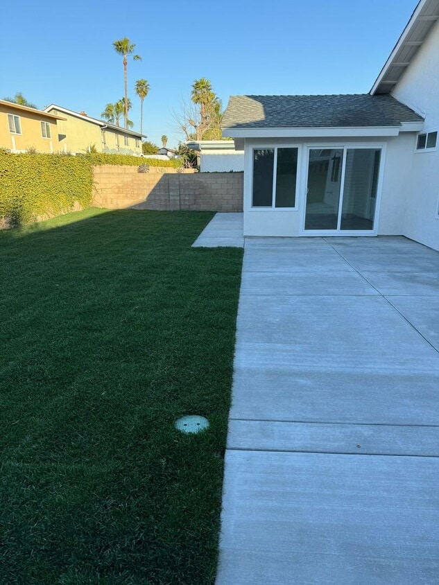 Building Photo - Remodeled South Huntington Beach Home