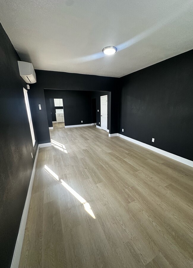 248 E 54th, Los Angeles - 248 E 54th, Los Angeles Apartment