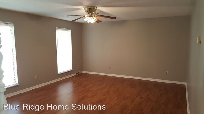 Building Photo - 3 br, 2 bath House - 70 Veldt Lane