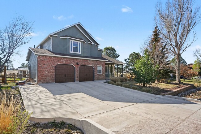 Building Photo - Backs to Open Space | Over 4,000 Sq Ft | Updated Kitchen + Solar