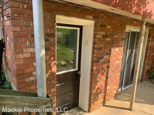 Building Photo - 1 br, 1 bath House - 777 North Smith Road ...