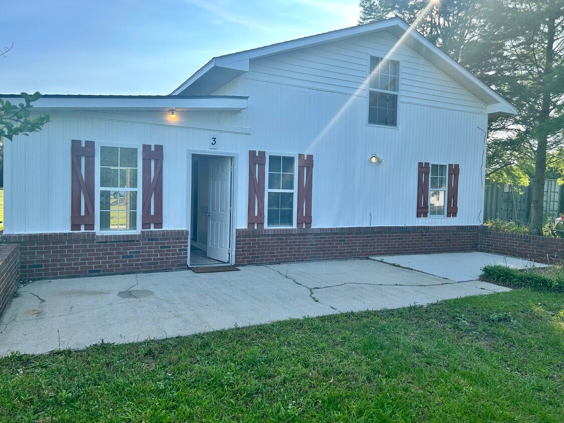 121 Old Freeman Rd, Swansboro, NC 28584 House Rental in Swansboro, NC