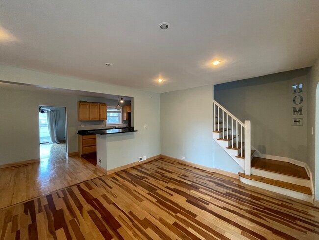 Foto del edificio - 5122 W Foster Ave